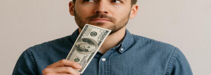 ¿Tienes $100? Esto Es lo Más Inteligente que Puedes Hacer Ahora